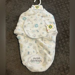 Littleme fleece swaddle